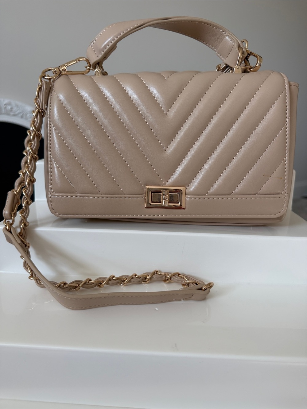 Womens Quilted Top-Handle Crossbody Bag - Beige